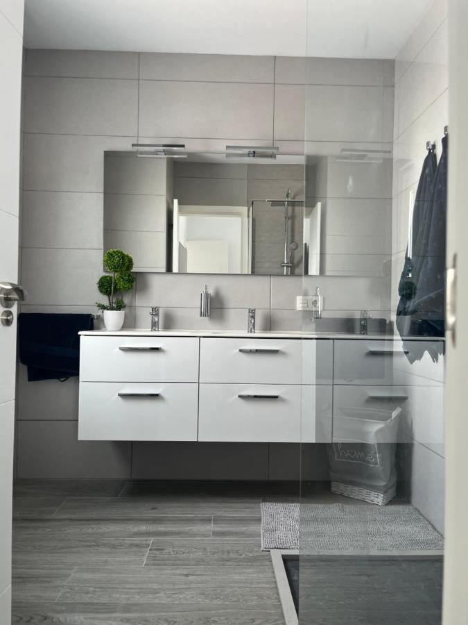 Mym Villa Tias Luaran gambar